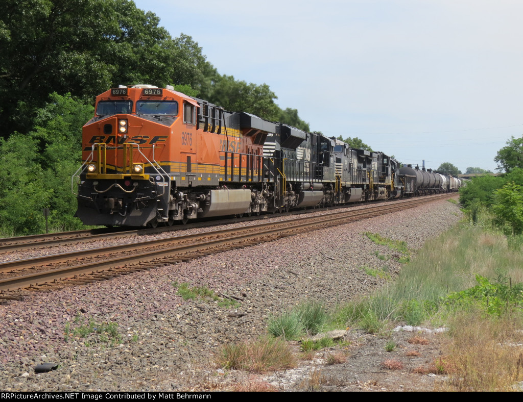 BNSF 6976